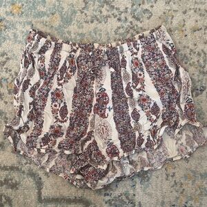 Subdued paisley print flowy shorts